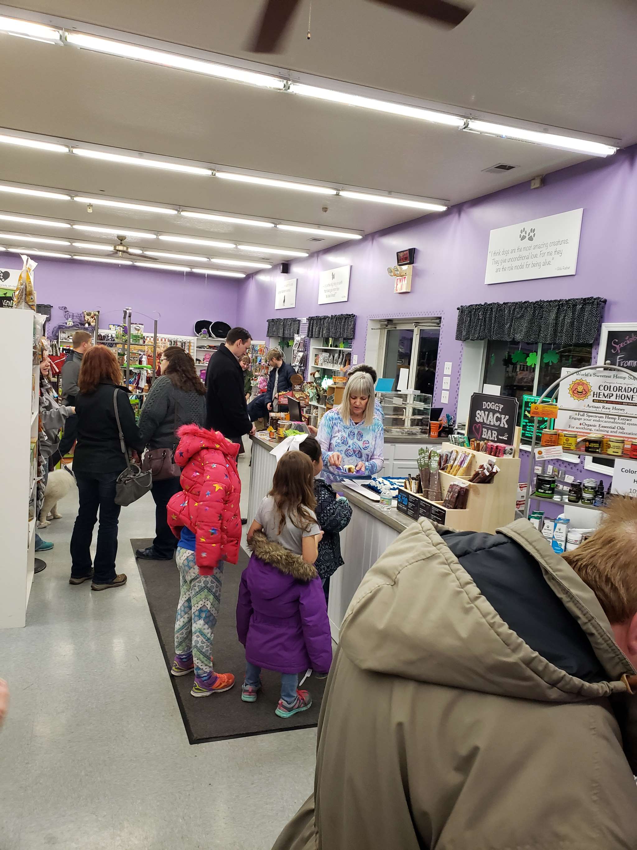 Razzle Dazzle Doggie Bowtique Bradley, IL Pet Supplies