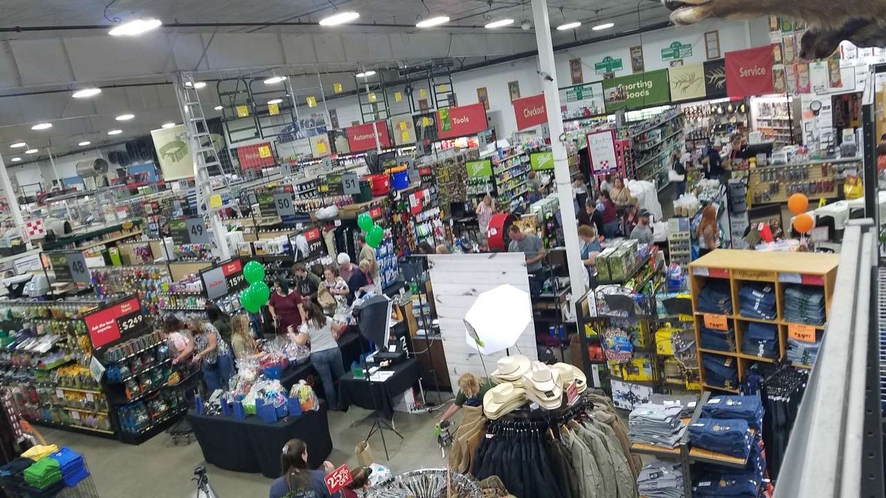 Douglas County Farmers Coop Roseburg, OR Pet Supplies