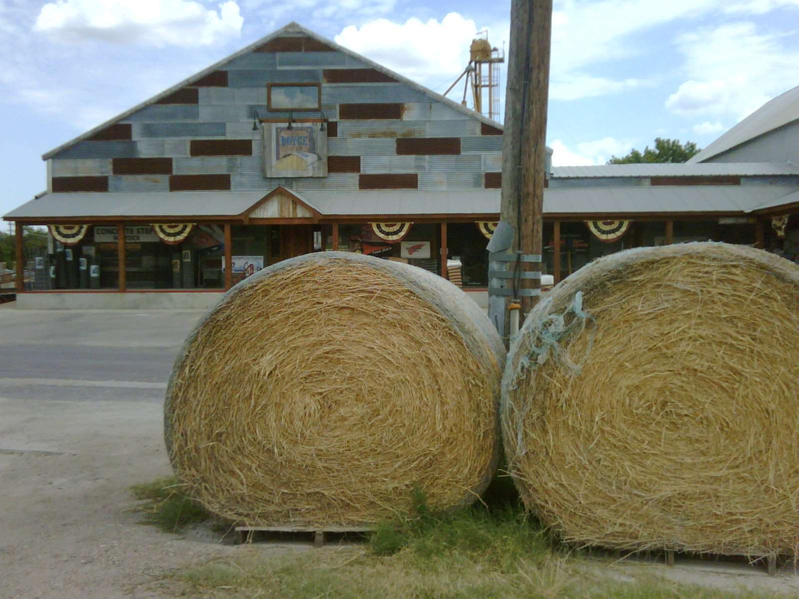 Boyce Feed and Grain Waxahachie, TX Pet Supplies