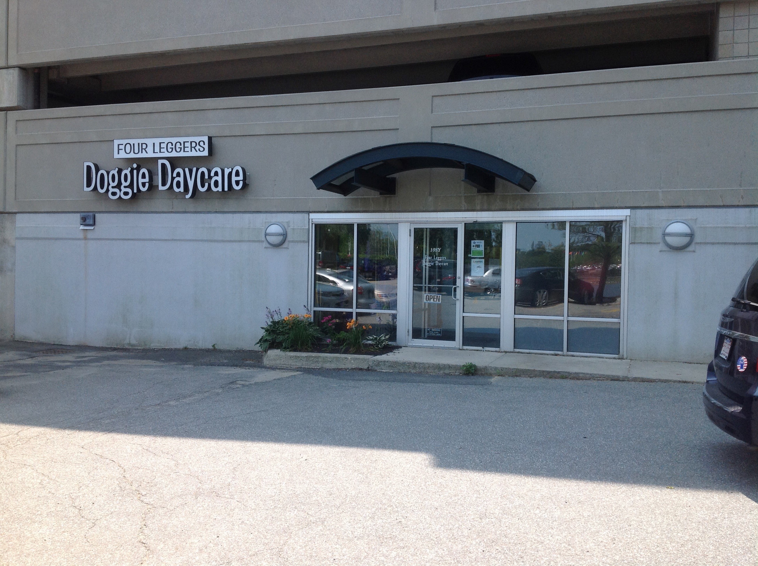 Four Leggers Pet Supplies And Services Beverly, MA Pet Supplies