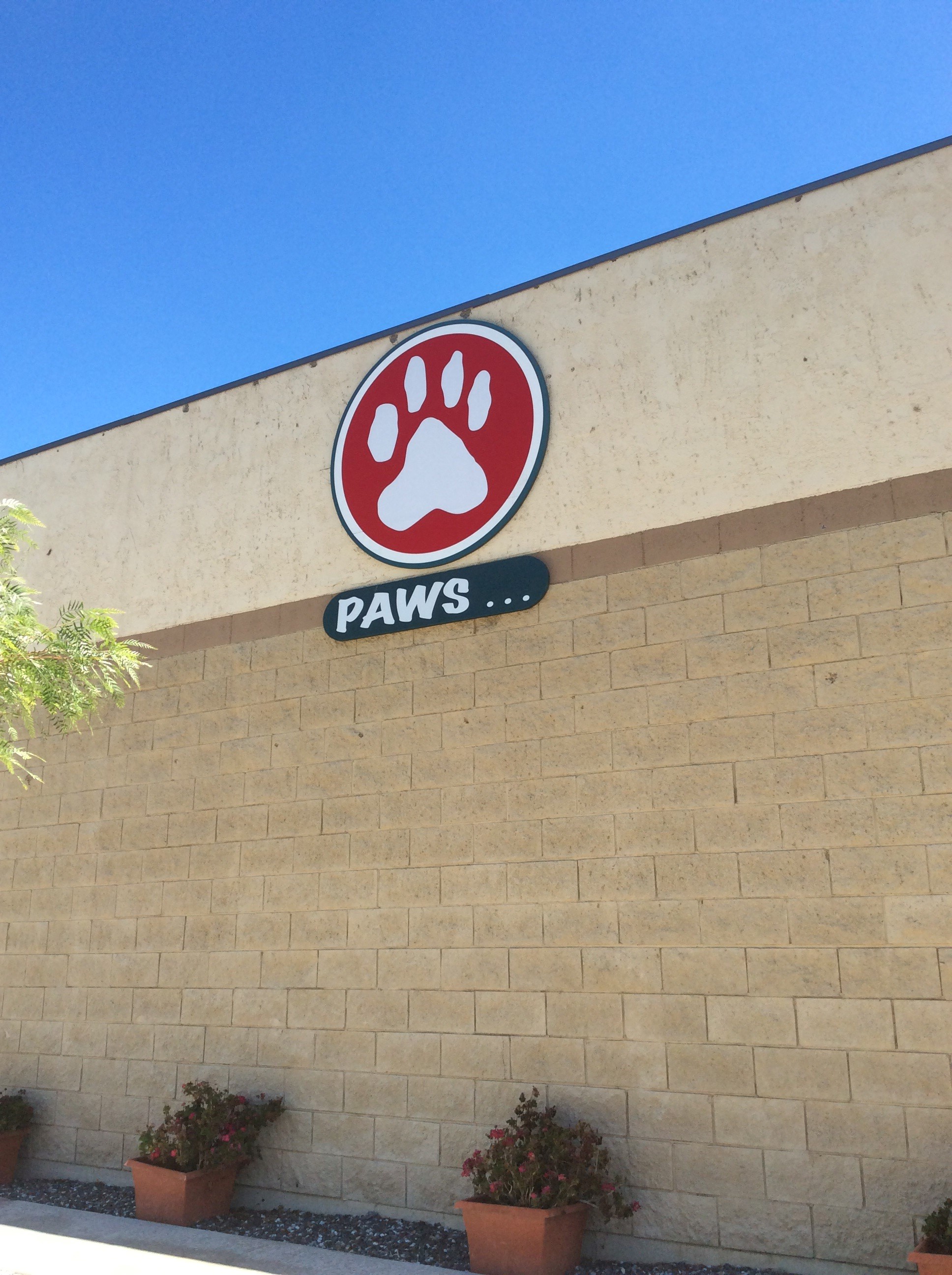 Paws Redlands, CA Pet Supplies