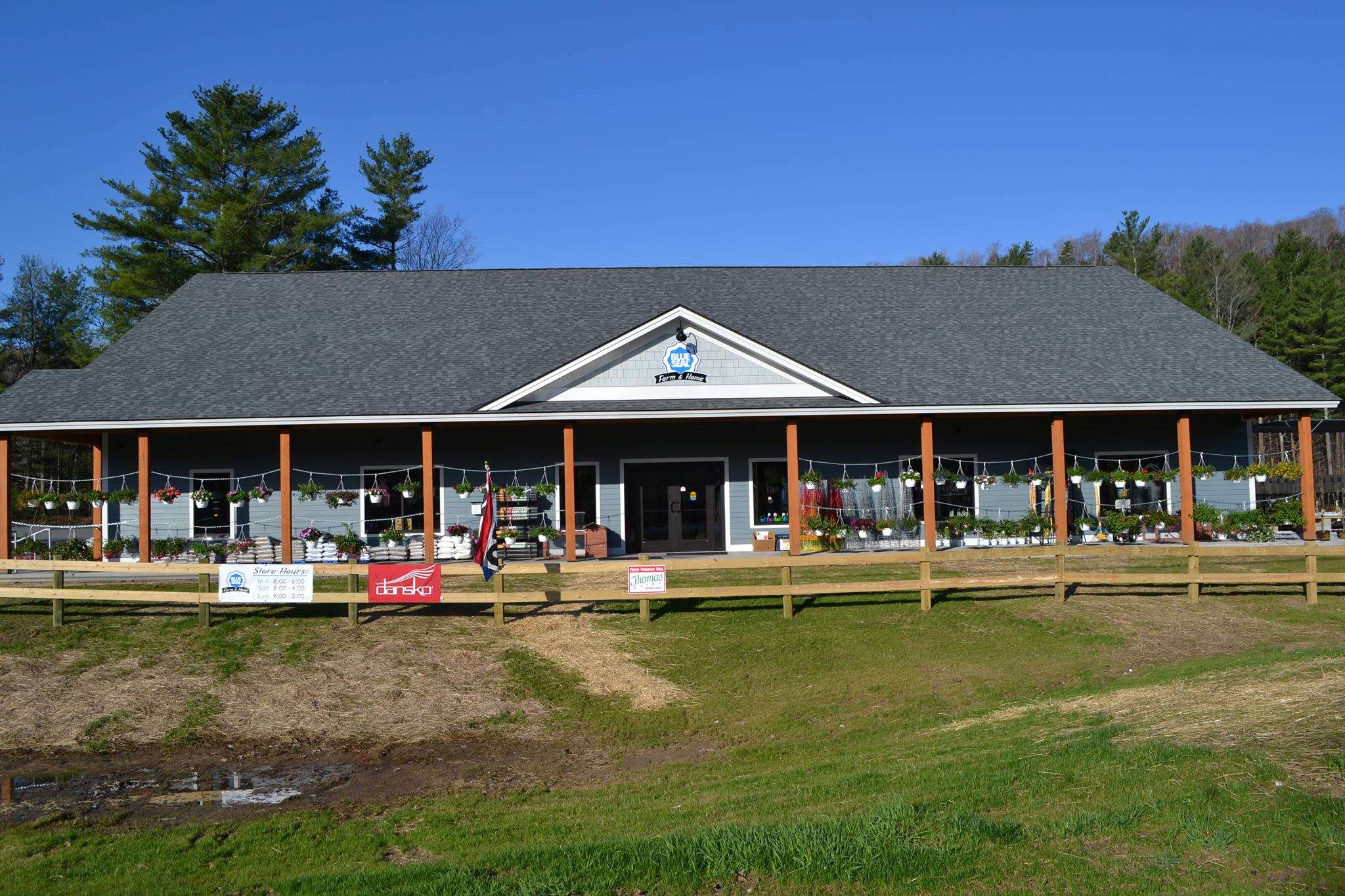 Blue Seal Feeds Inc. Brandon, VT Pet Supplies