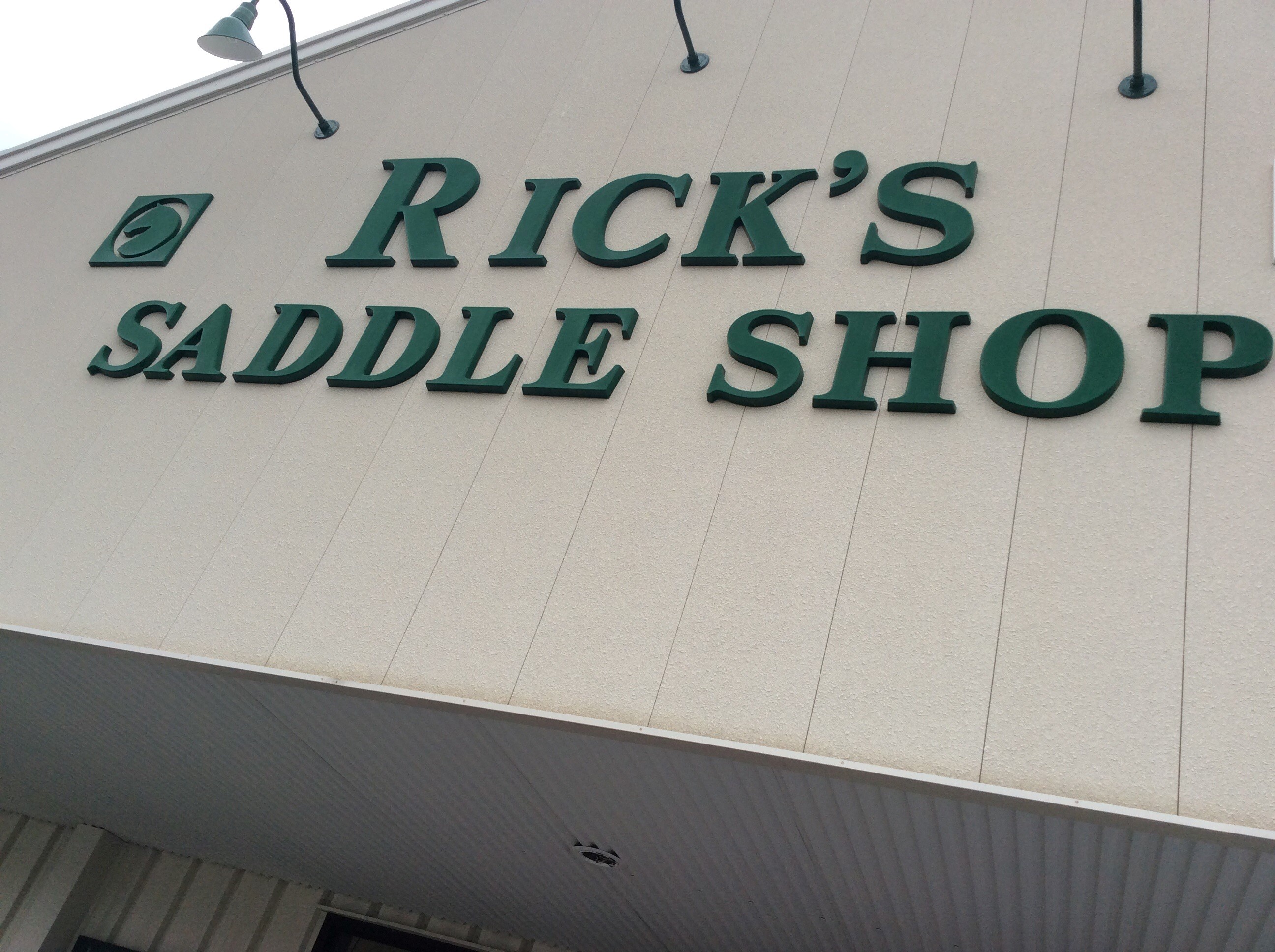 Rick's Saddle Shop Cream Ridge, NJ Pet Supplies