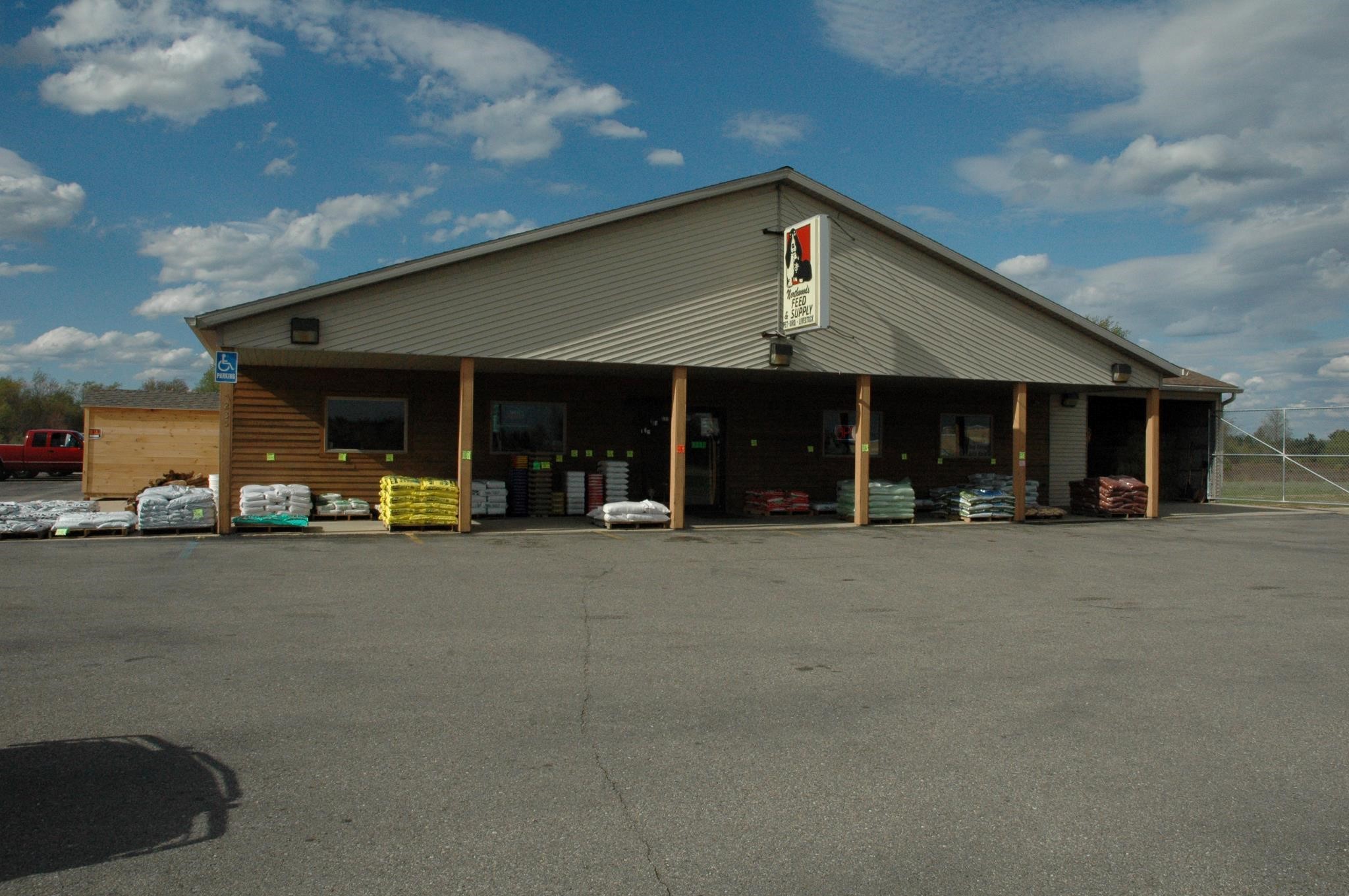 Northwood Feed Supply Cadillac, MI Pet Supplies