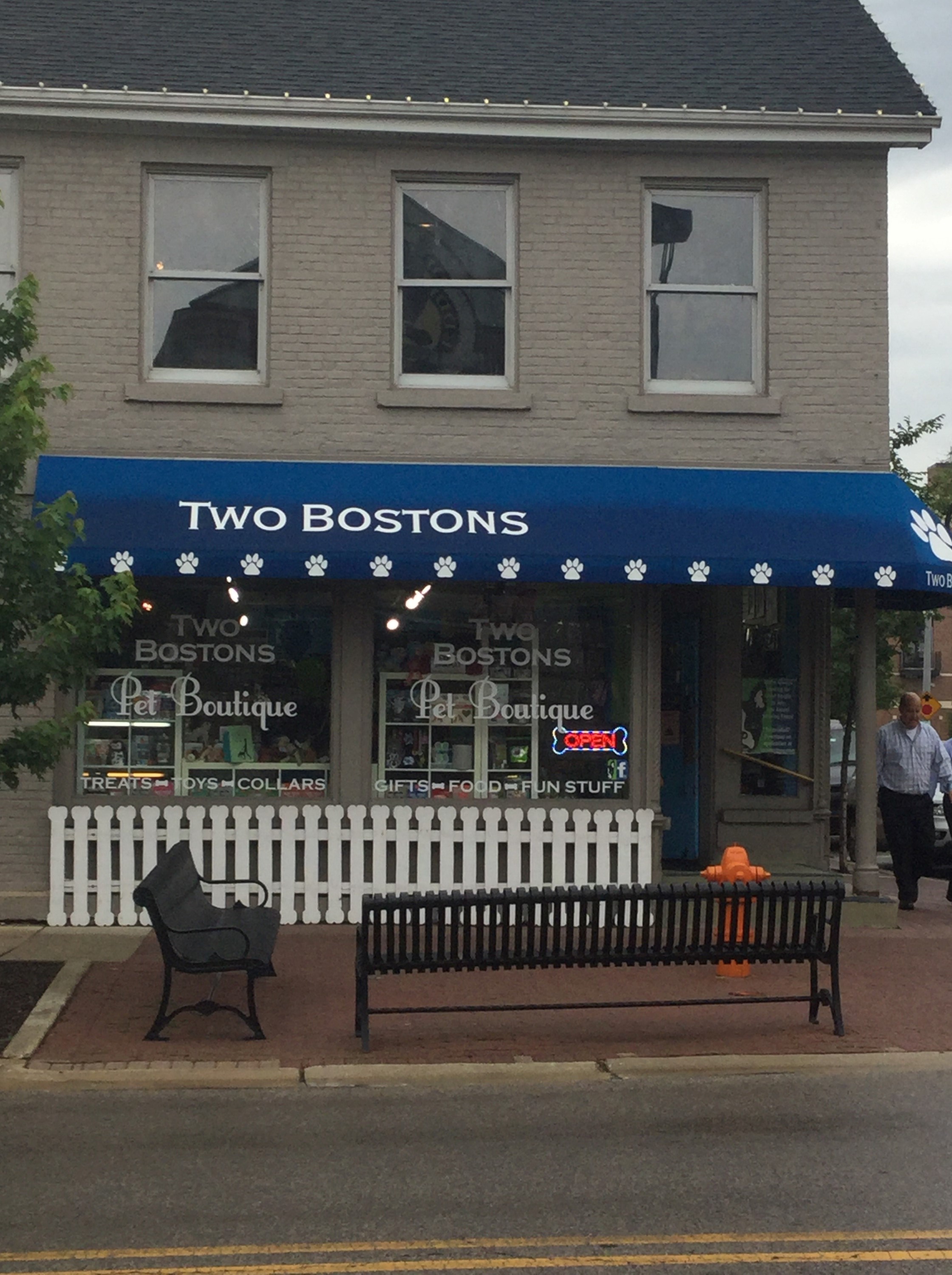 Two Bostons Naperville, IL Pet Supplies