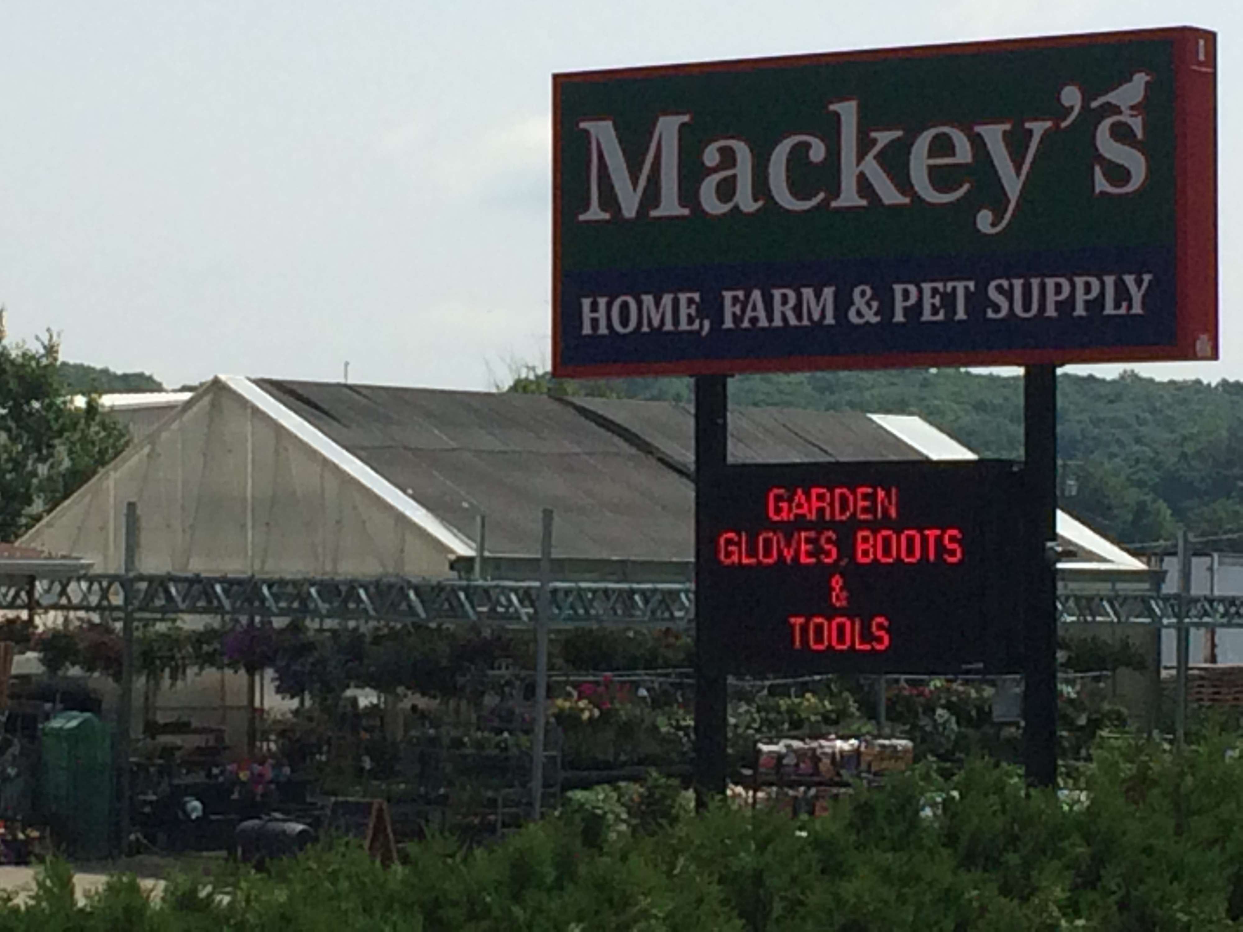 Mackey's Willimantic, CT Pet Supplies