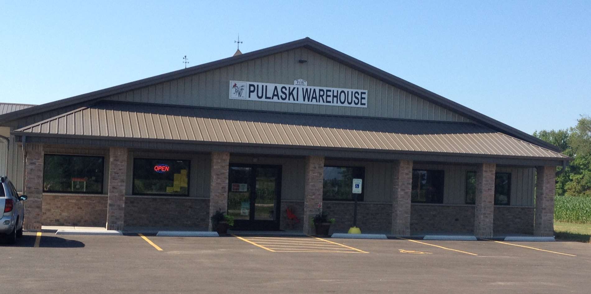 Pulaski Warehouse Inc. - Pulaski, WI - Pet Supplies