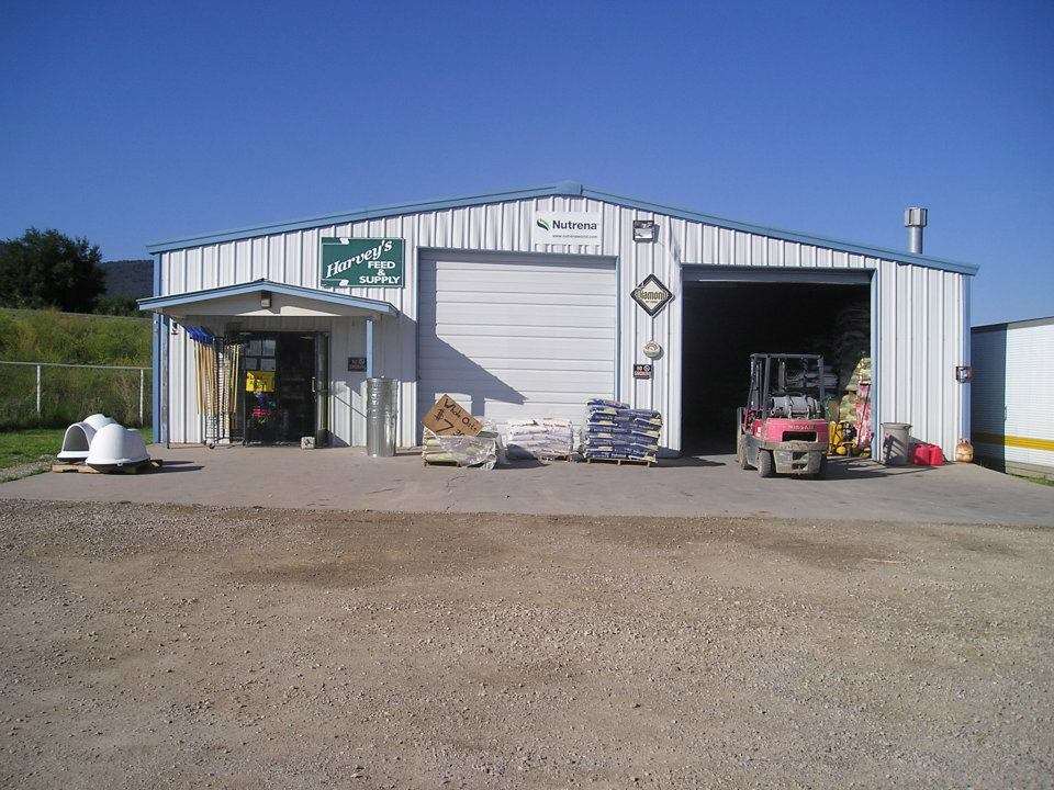 Harvey's Feed & Supply Ruidoso Downs, NM Pet Supplies