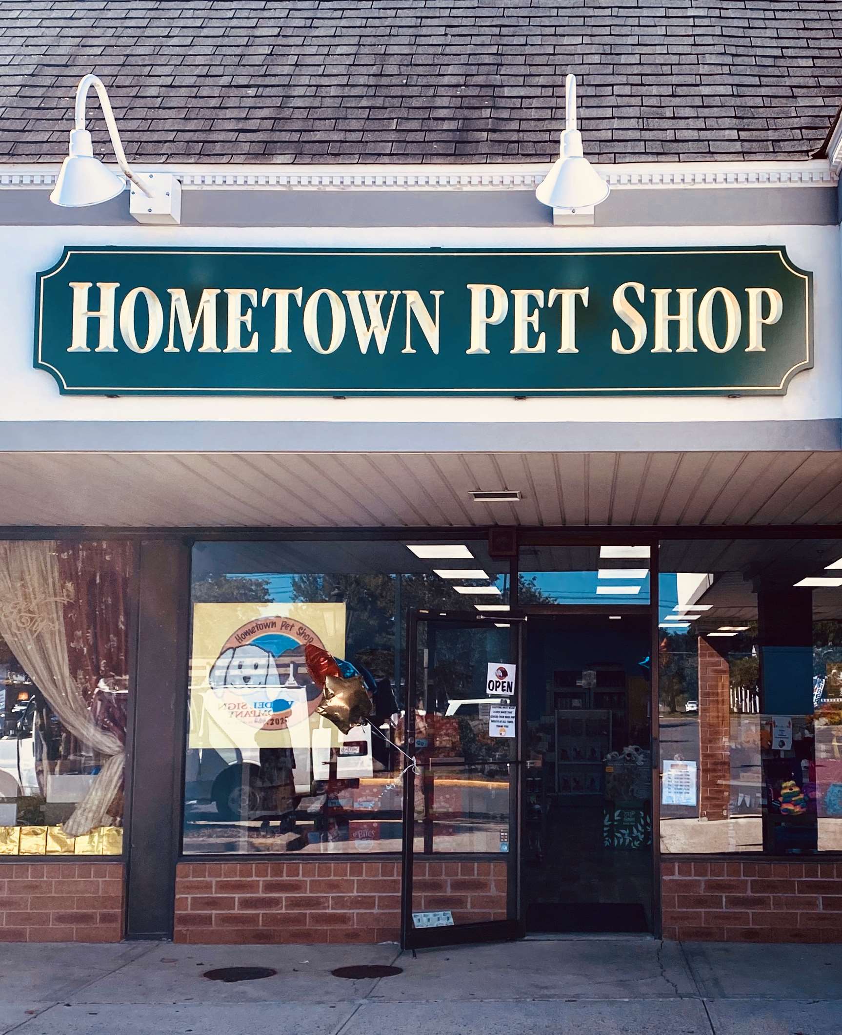 Hometown Pet Shop Wading River, NY Pet Supplies